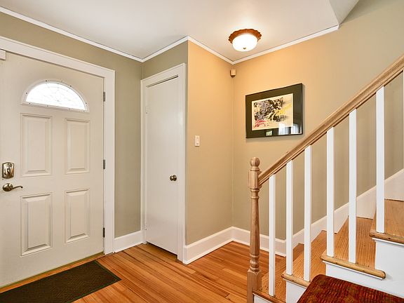 4th image of 1311 Stoneybrook Ave