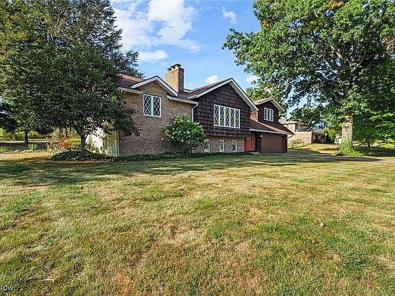2nd image of 1616 Airpark Dr