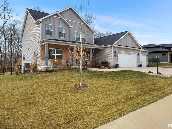 3rd image of 111 Rosemary Ln