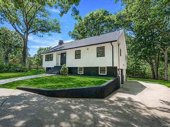 3rd image of 465 Helene Avenue