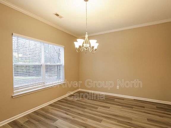 4th image of 185 Flanders Dr