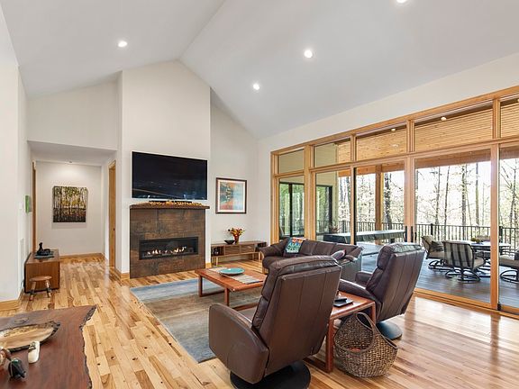 3rd image of 144 Lecroy Rd