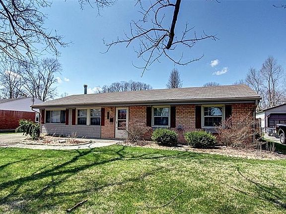 2nd image of 230 Pinegrove Dr