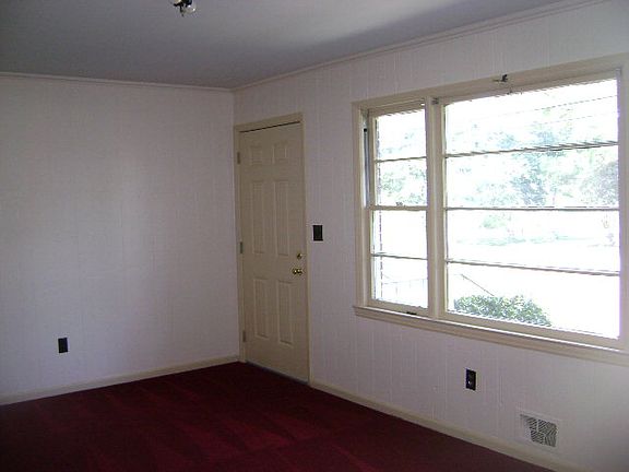 2nd image of 514 Urquhart Dr