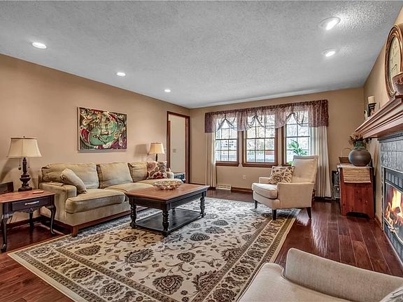 4th image of 4558 Copperfield Dr