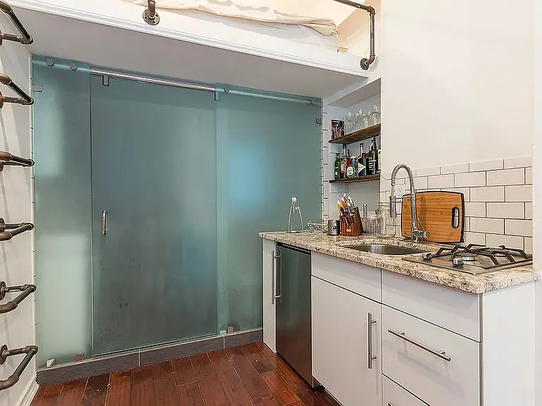 83 Henry St #6 — Photo 2