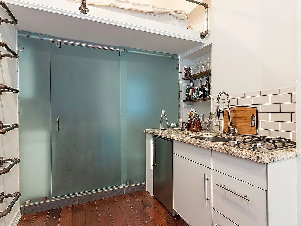 2nd image of 83 Henry St APT 6