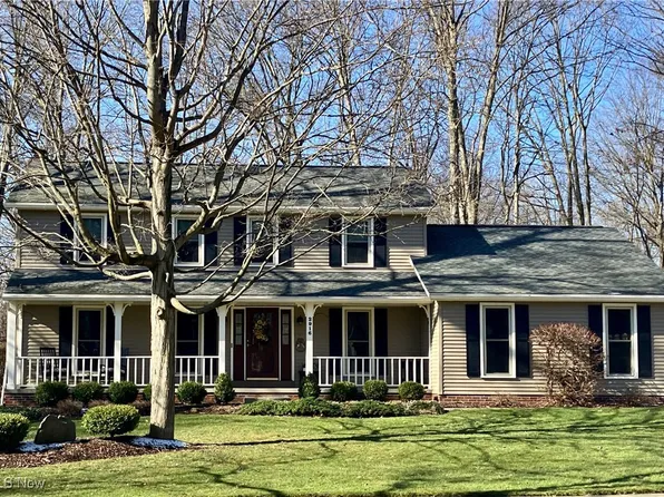 2916 Laurel Woods Blvd, Stow, OH 44224