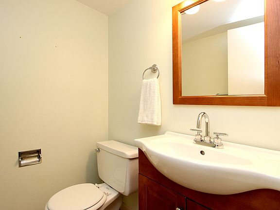 2nd image of 27 Hibiscus Ct #137