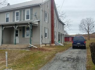 1297 Windsor Castle Rd, Hamburg, PA 19526