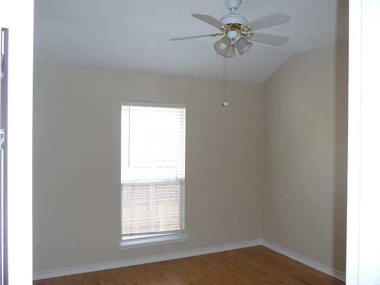 5601 Tulip Dr — Photo 10