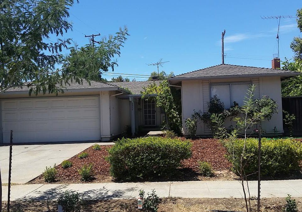 1st image of 2377 Camrose Ave