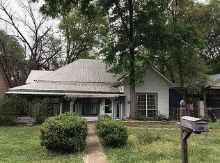 624 W Jones St, Livingston, TX 77351