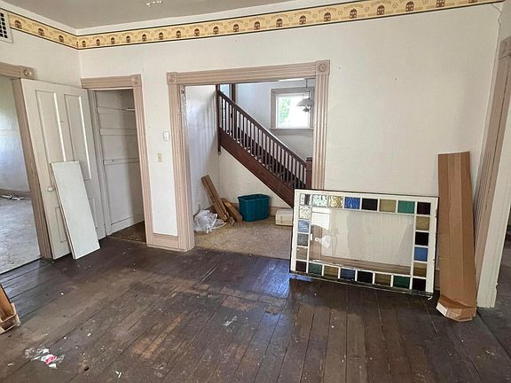 4th image of 153 N Cedar St
