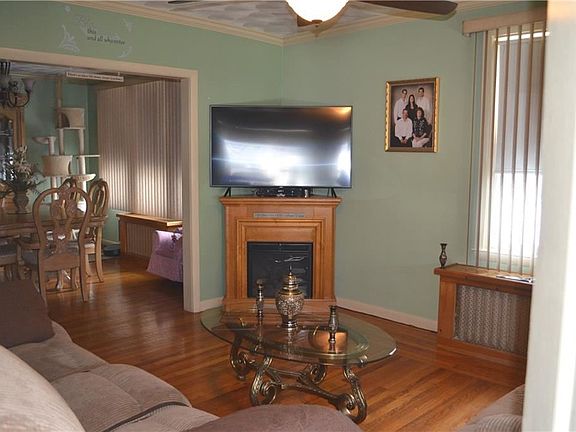 4th image of 729 River Ave