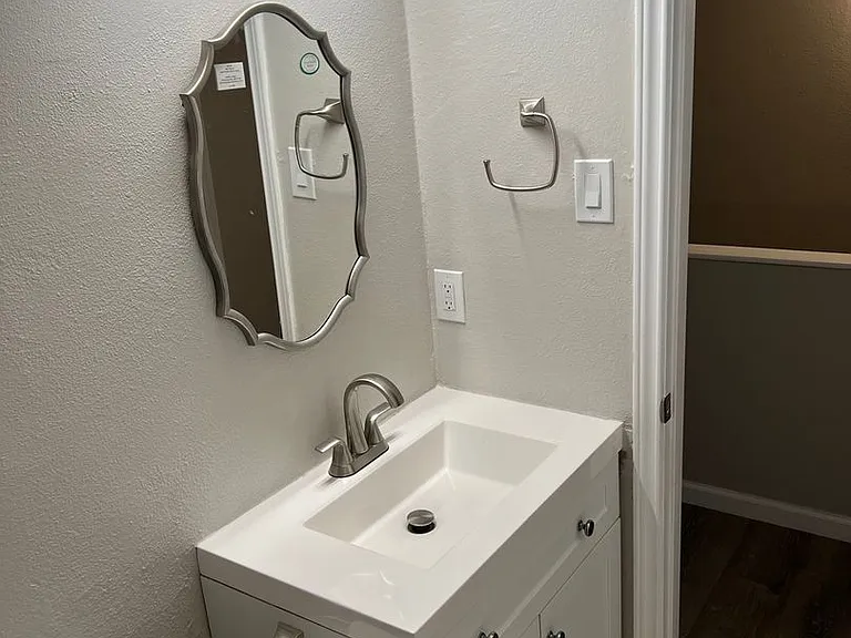 2413 Leon St #103 — Photo 14