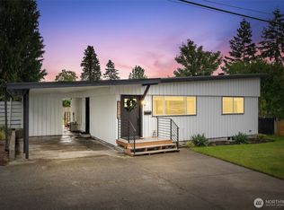 2217 NE 9th St, Renton, WA 98056