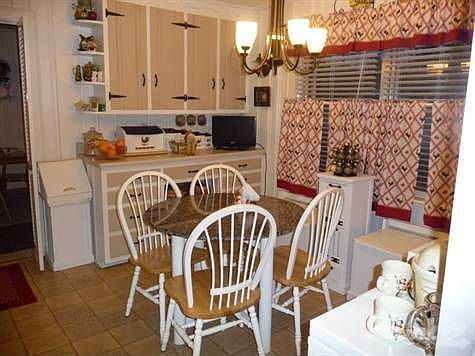 805-Hylan-Ave-Hamlet-NC-28345-Kitchen