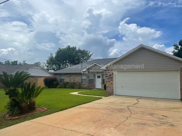 5728 Dove Dr, Pace, FL 32571