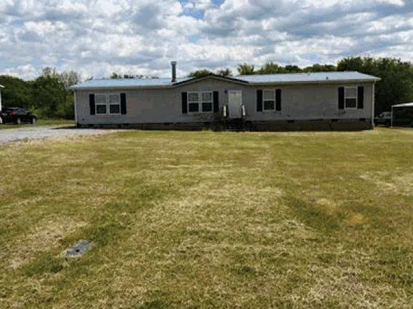 540 Meadow View Ln, Madisonville, TN 37354