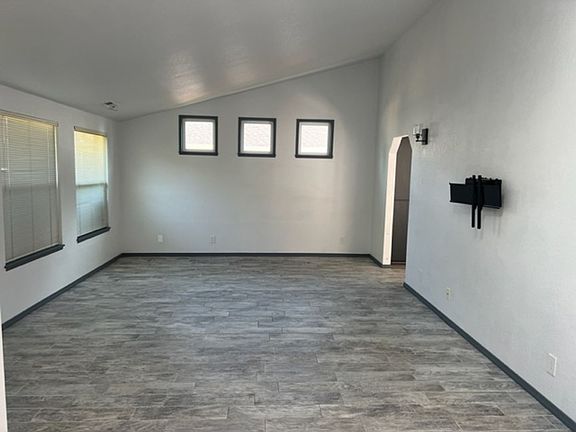4th image of 3051 Bron Cir