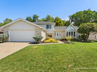 506 Navajo Dr, New Lenox, IL 60451