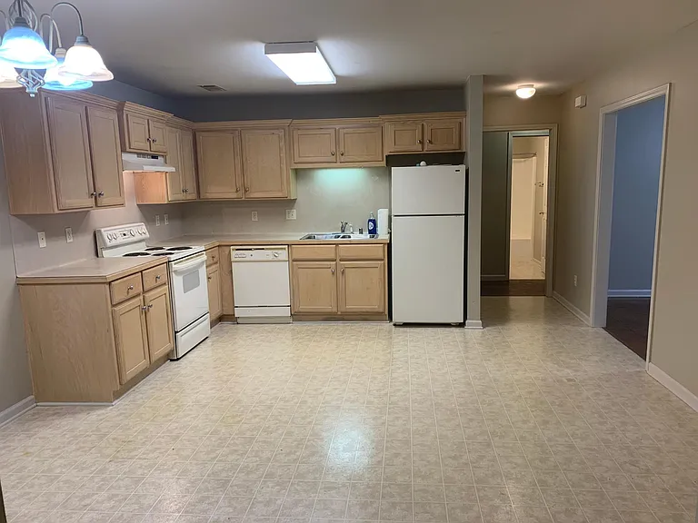 157 Hershell Rd — Photo 2