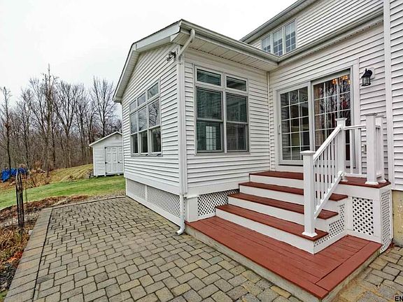 3rd image of 22 Heritage Ct