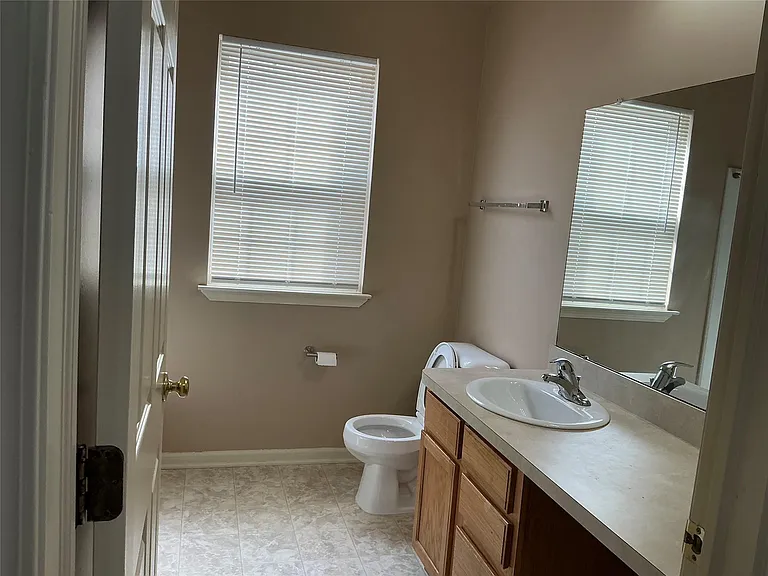 48161 Nottinghill Ln — Photo 38