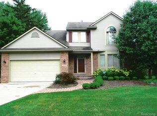 15406 Ingram St, Livonia, MI 48154