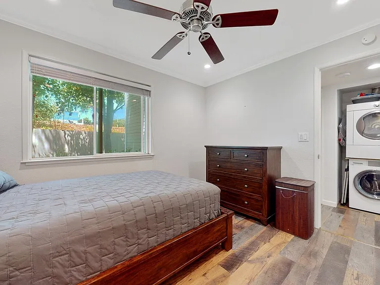 729 Portwalk Pl — Photo 12