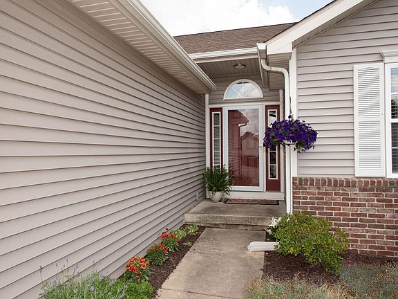4th image of 44 Fairfieldview Ct