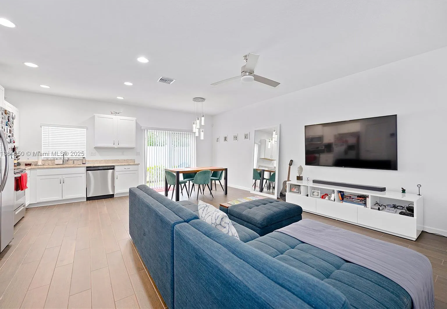 3 bed, 1496 sqft, $3,000 — Photo 3
