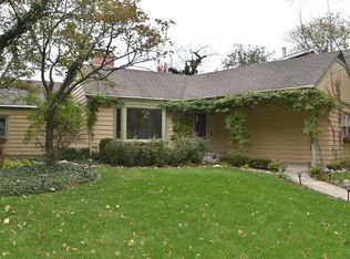 345 Ivy Ct, Kenilworth, IL