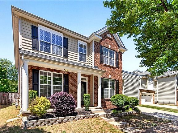 2nd image of 13915 Holly Stream Dr