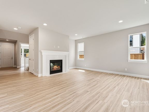 5th image of 13909 181ST Street E #14