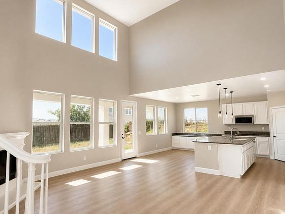 4th image of 1533 Willow Pl
