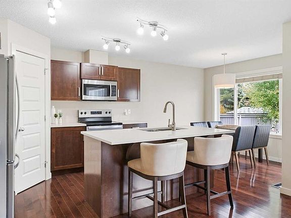 3rd image of 9 S Evansridge Pl NW