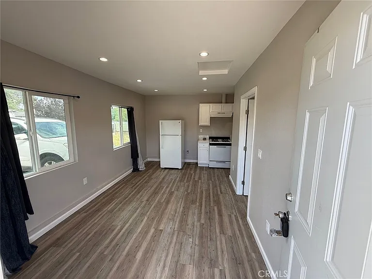 38232 Gunton Dr #B — Photo 3