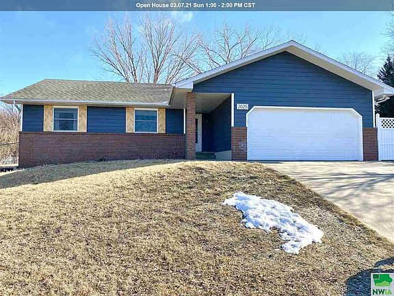 2nd image of 2025 Bell Ct