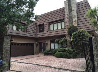 15758 Castlewoods Dr, Sherman Oaks, CA 91403