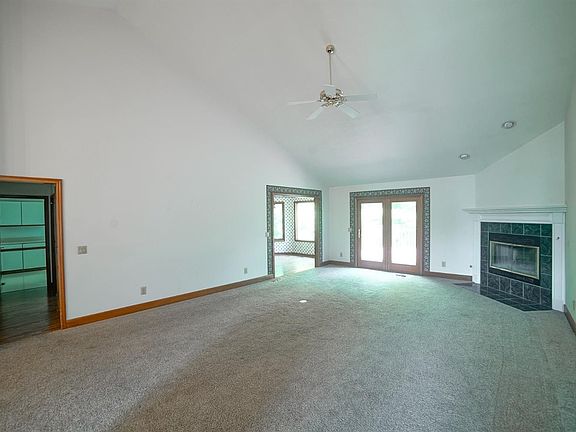5th image of 13 Berwick Ct