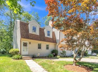 8 Tiffany Cir, Millbury, MA 01527