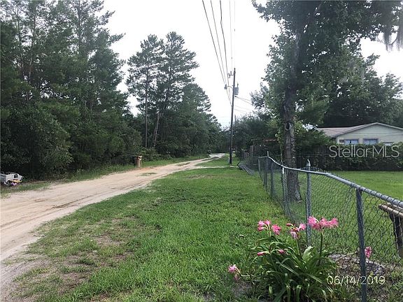 3rd image of 45641 Cypress St