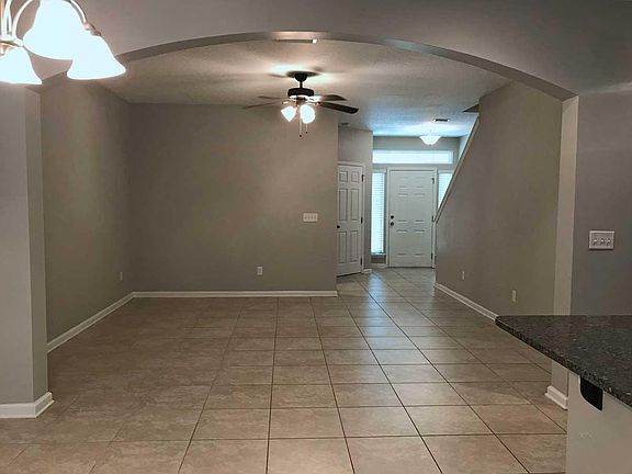 5th image of 126 Richmond Dr