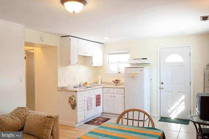 2nd image of 6402 Inwood St