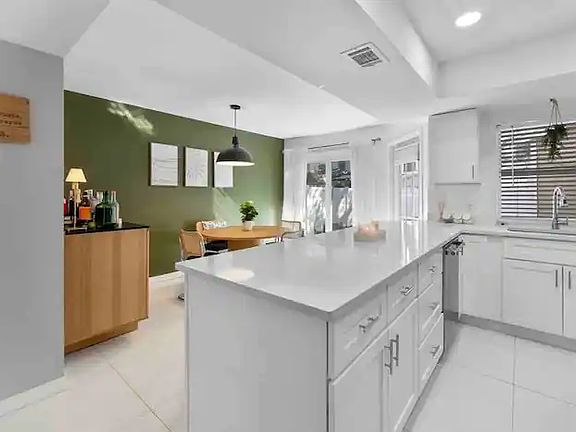5th image of 3406 W Palmira Ave