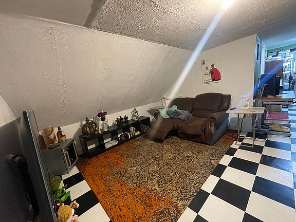 5th image of 41 Farragut Ave Floor 4