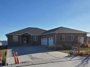 2220 Westridge Dr, Gering, NE 69341
