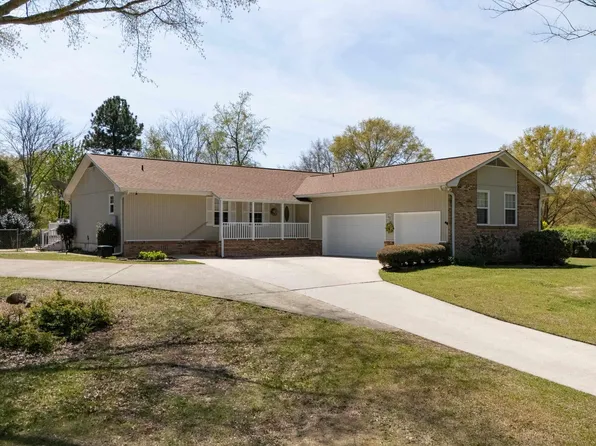 75 River Oaks Cir, Cropwell, AL 35054